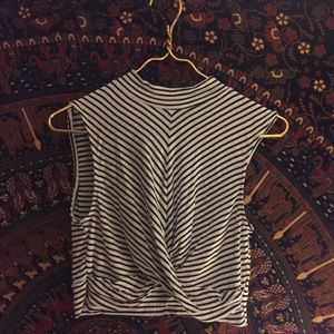 NWOT crop top ✨